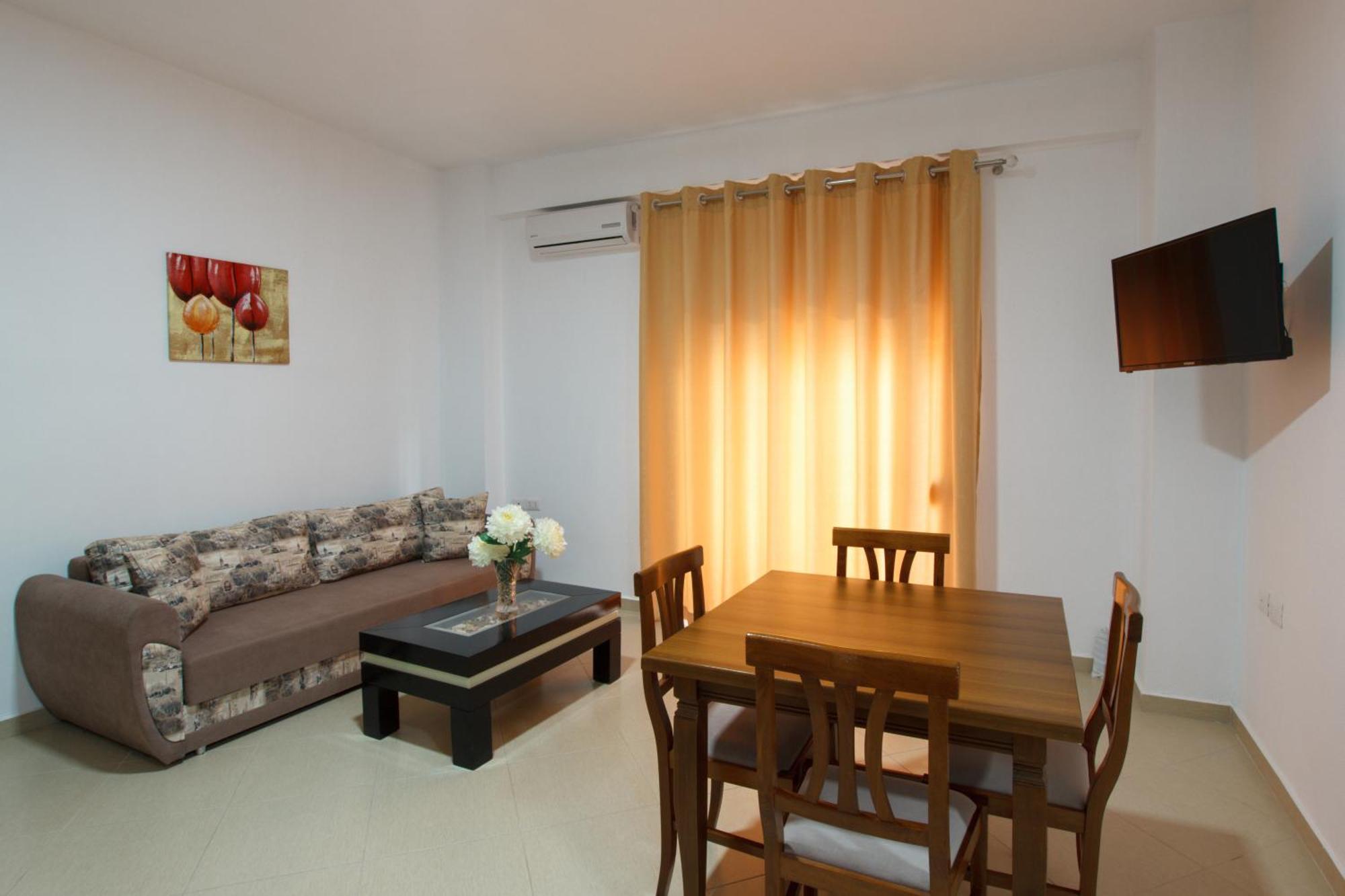 Grand Blue Aparthotel Sarandë Exterior foto